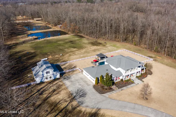 $1,100,000 | 4161 Misty Oaks Lane, Nesbit, MS 38651