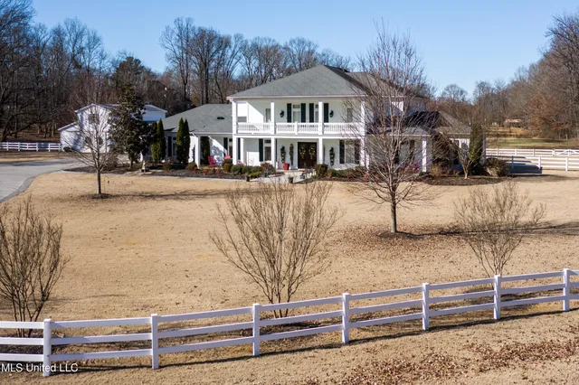 $1,100,000 | 4161 Misty Oaks Lane, Nesbit, MS 38651