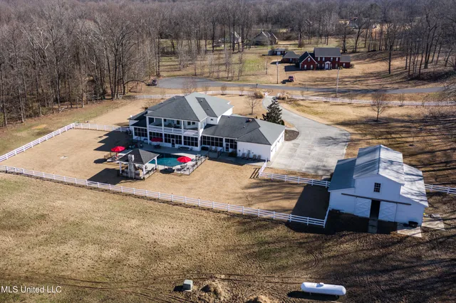 $1,100,000 | 4161 Misty Oaks Lane, Nesbit, MS 38651