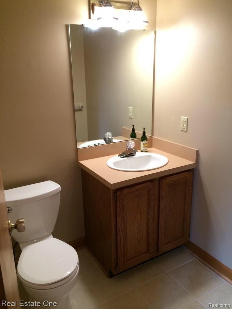 750 Leinster Road Rochester, MI 48309 - Photo 27 of 29 IMG_5798.jpg