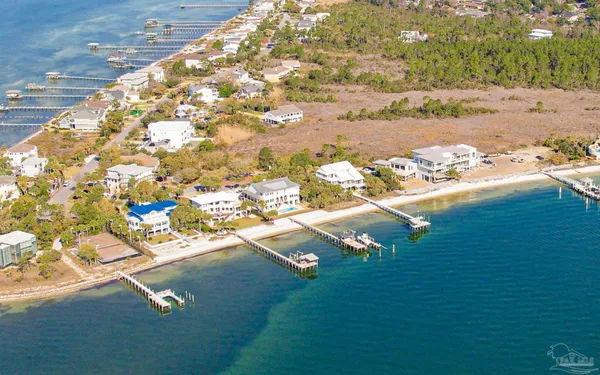 $4,900,000 | 525 Deer Point Drive, Gulf Breeze, FL 32561