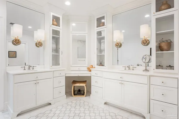 $4,900,000 | 525 Deer Point Drive, Gulf Breeze, FL 32561