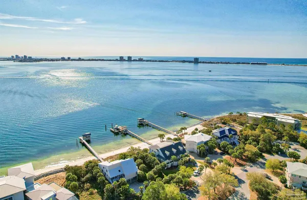 $4,900,000 | 525 Deer Point Drive, Gulf Breeze, FL 32561