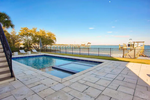 $4,900,000 | 525 Deer Point Drive, Gulf Breeze, FL 32561