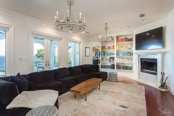 $4,900,000 | 525 Deer Point Drive, Gulf Breeze, FL 32561
