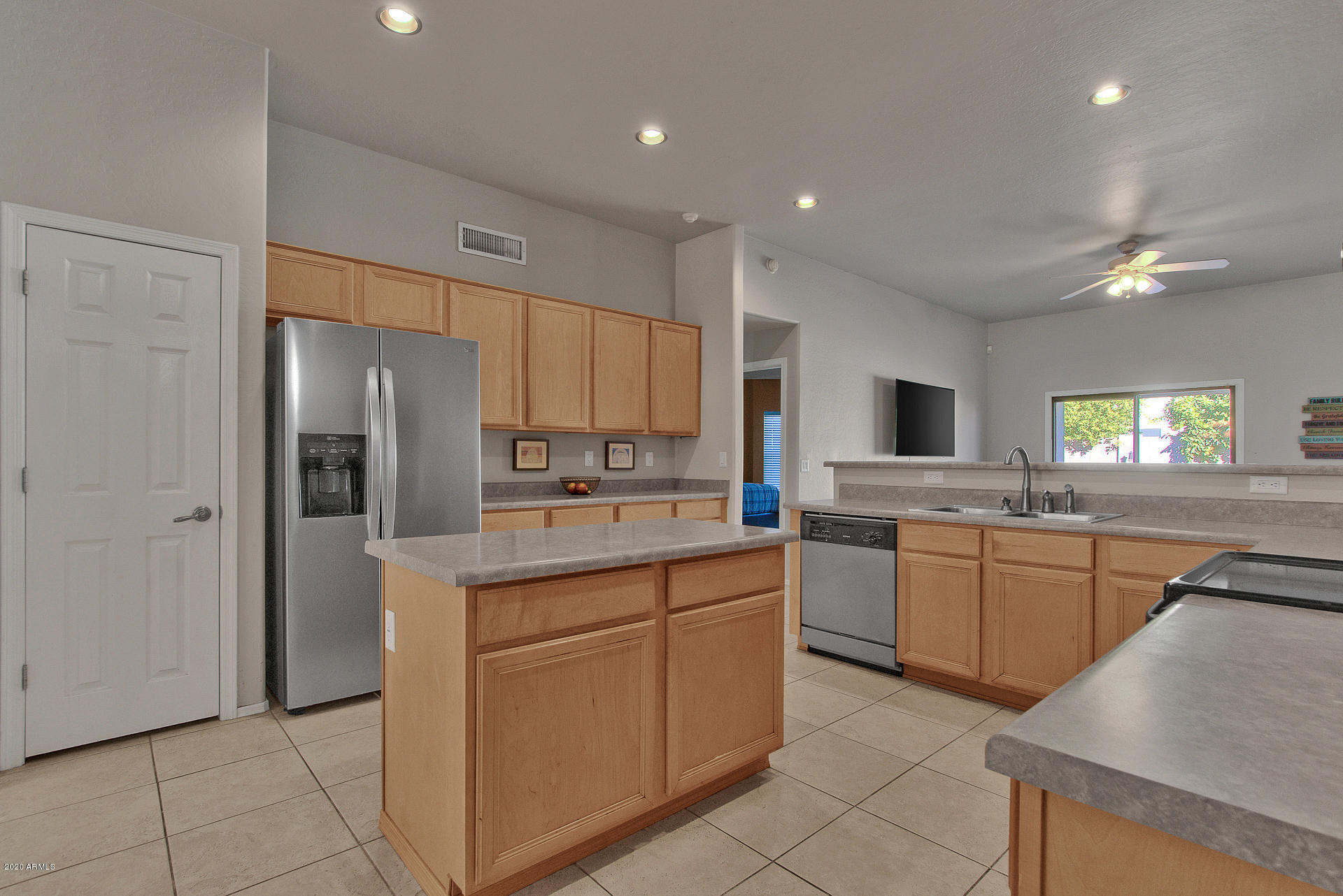 598 East Ranch Road Gilbert, AZ 85296 - Photo 13 of 35 15