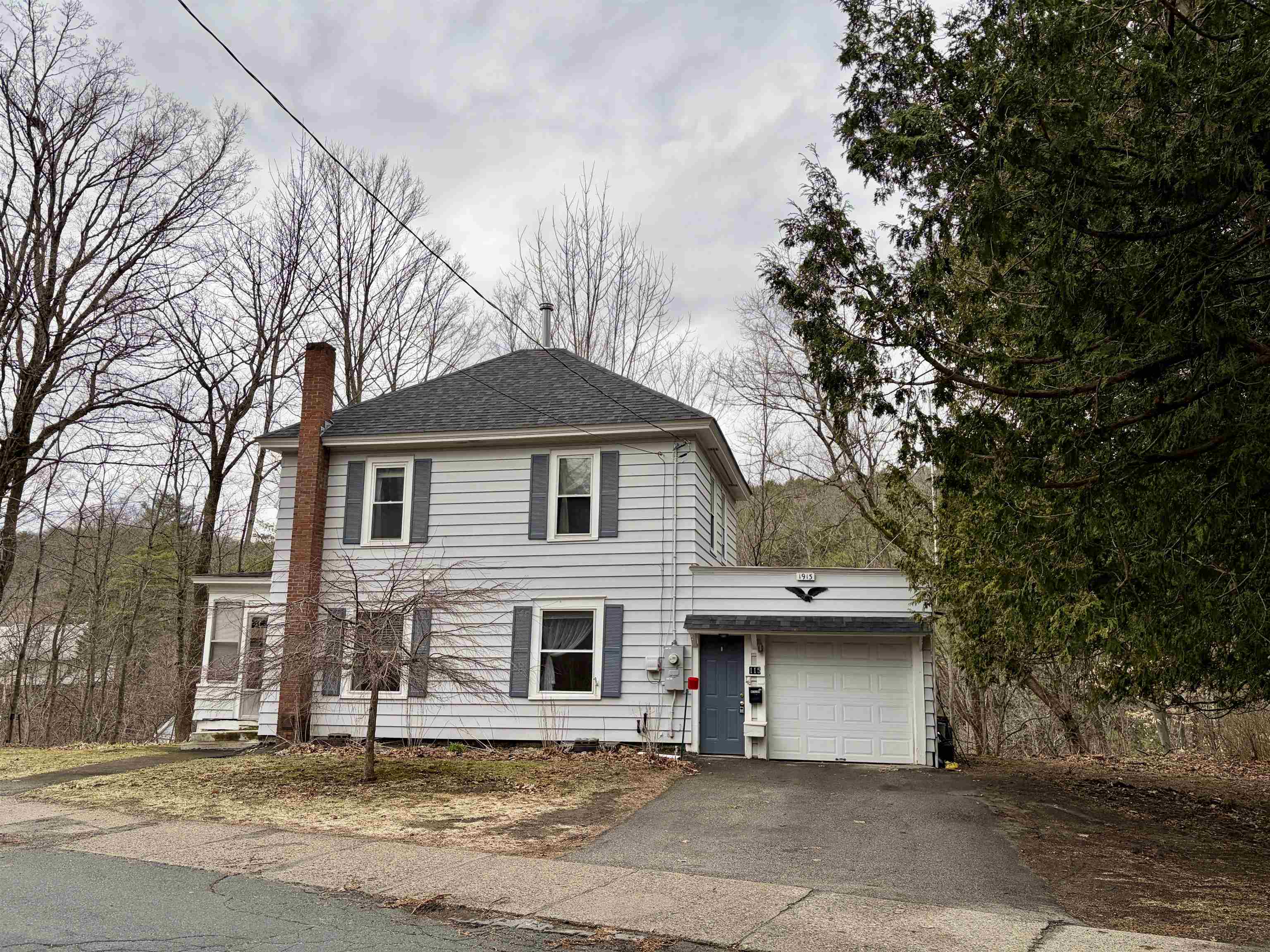 115 Green Street St. Johnsbury, VT 05819 - Photo 2 of 28