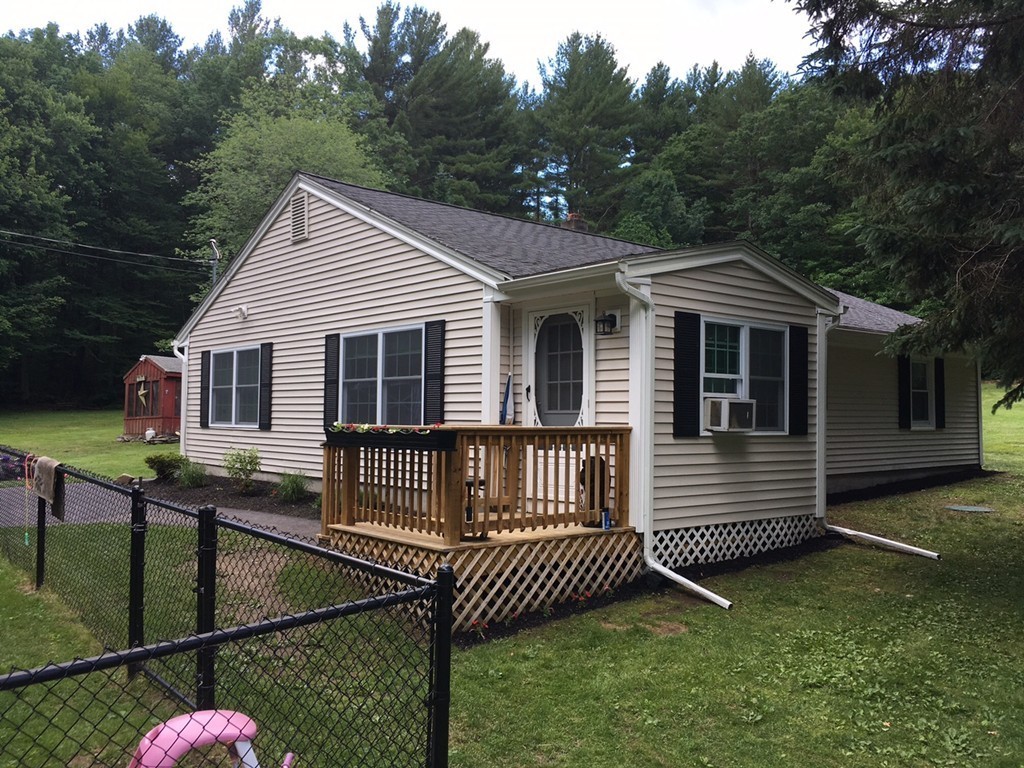 84 Depot Road Oxford, MA 01540 - Photo 5 of 30 Gallery Image 5