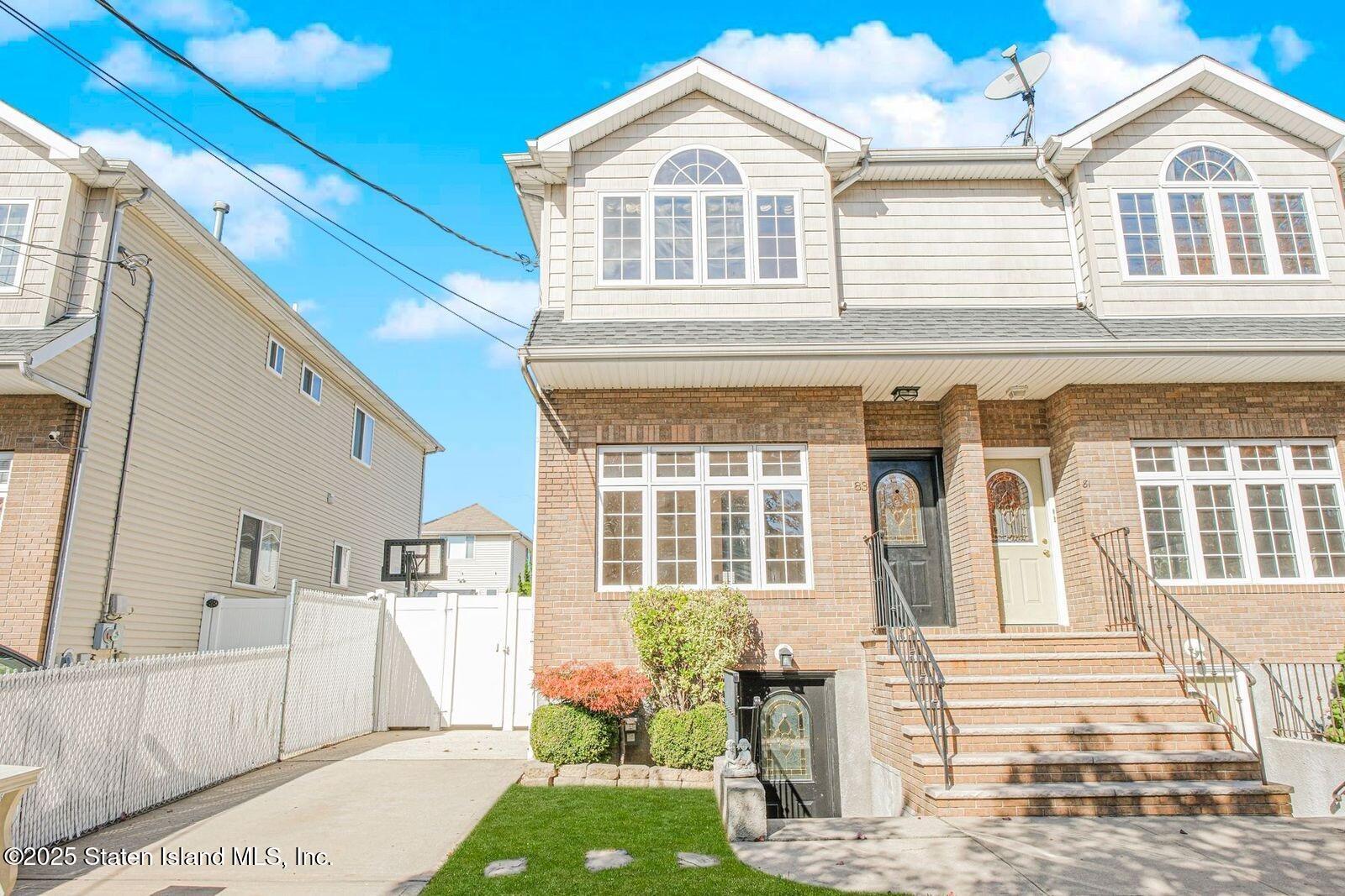 83 Gary Street Staten Island, NY 10312 - Photo 2 of 35 IMG_0256