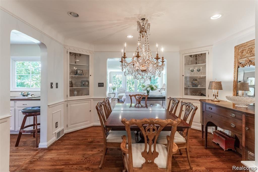 566 Lahser Road Bloomfield Hills, MI 48301 - Photo 4 of 29 DINING ROOM