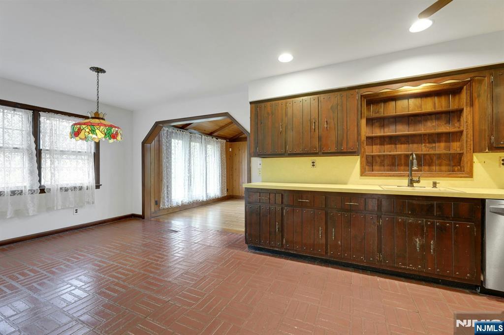 1138 High Mountain Road Franklin Lakes, NJ 07417 - Photo 22 of 41
