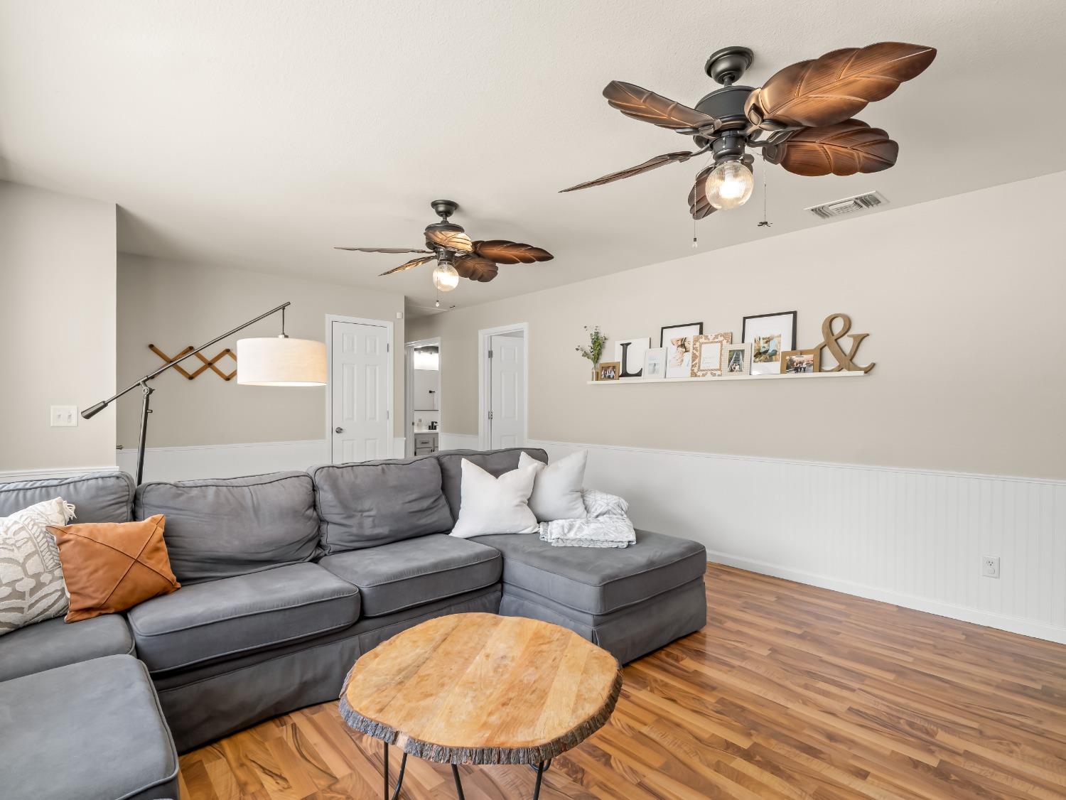 31173 Moccassin Way Coarsegold, CA 93614 - Photo 10 of 48 a living room with furniture