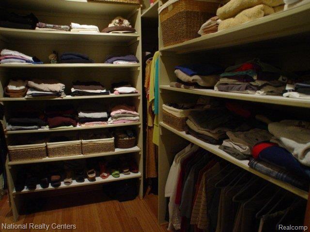 8750 Tipsico Lake Road Holly, MI 48442 - Photo 14 of 25 Walk-in Closet