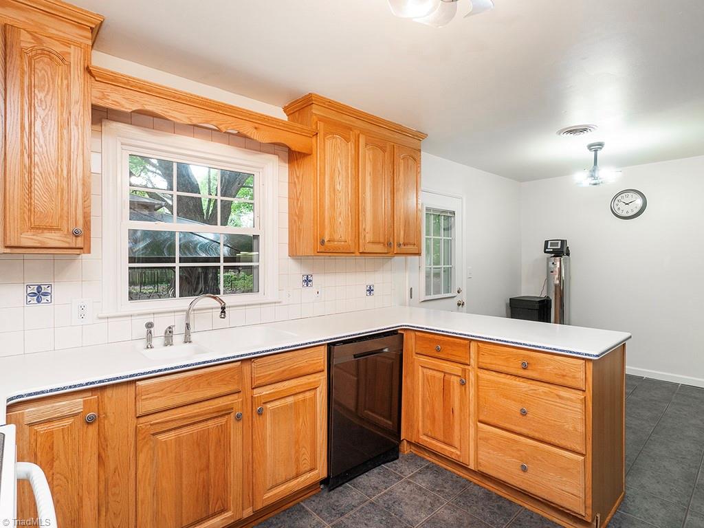 1311 Fleming Road Greensboro, NC 27410 - Photo 9 of 50