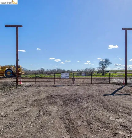 $2,350,000 | 16642 Hickory Avenue, Patterson, CA 95363