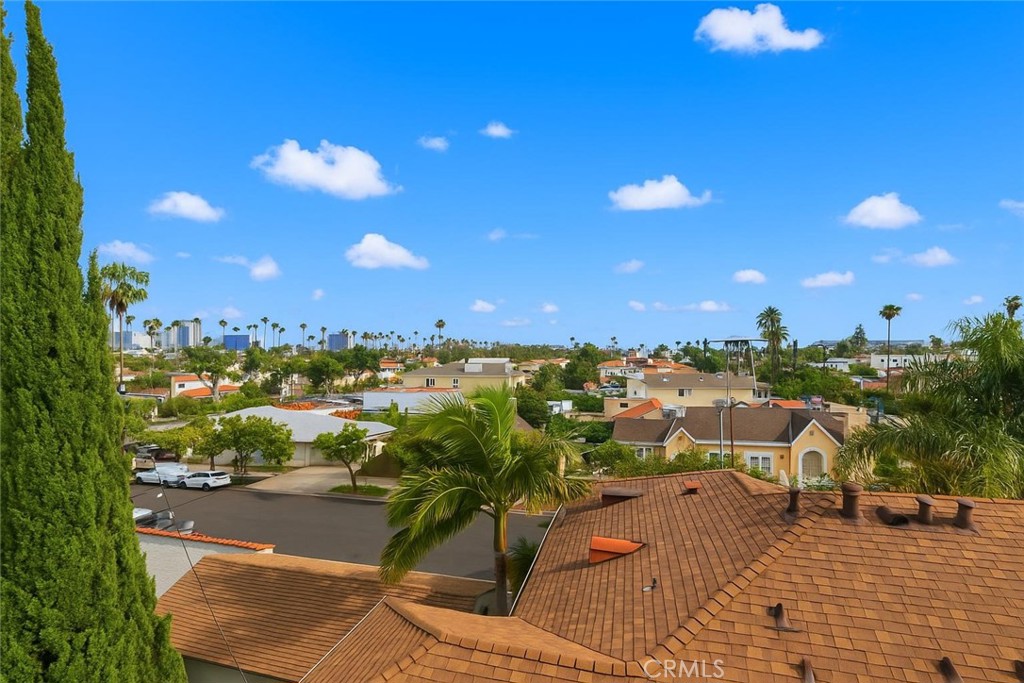 432 South Hamel Road, Unit 302 Los Angeles, CA 90048 - Photo 17 of 21 a view of a city