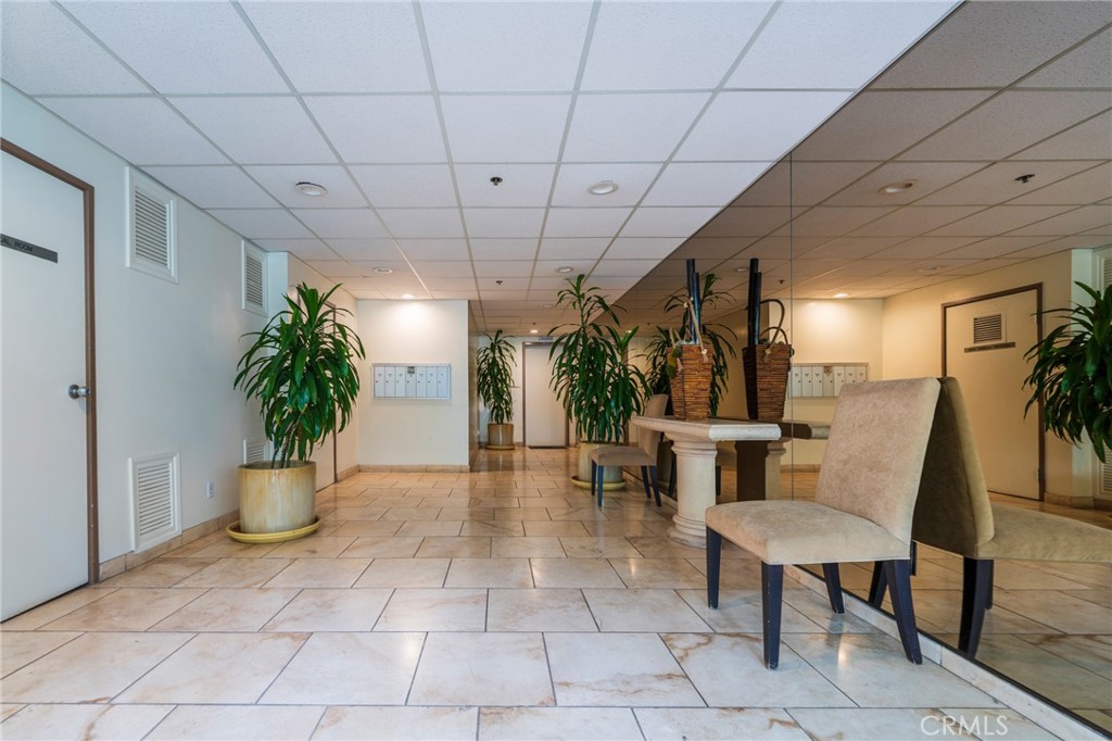 432 South Hamel Road, Unit 302 Los Angeles, CA 90048 - Photo 20 of 21