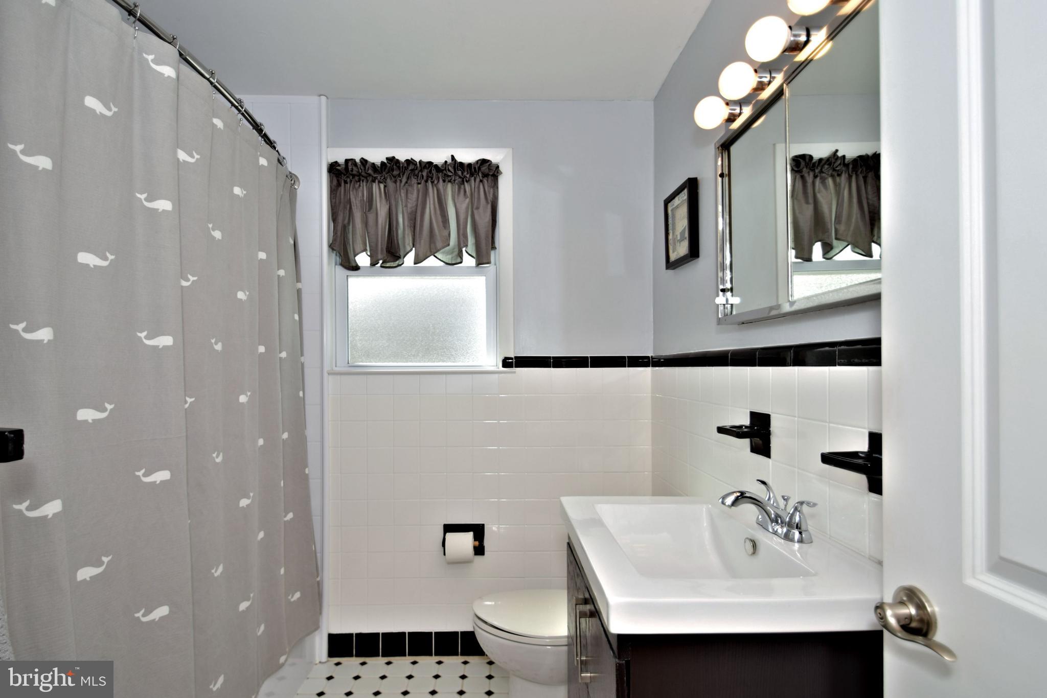 22 Red Oak Road Oreland, PA 19075 - Photo 22 of 29 Bathroom