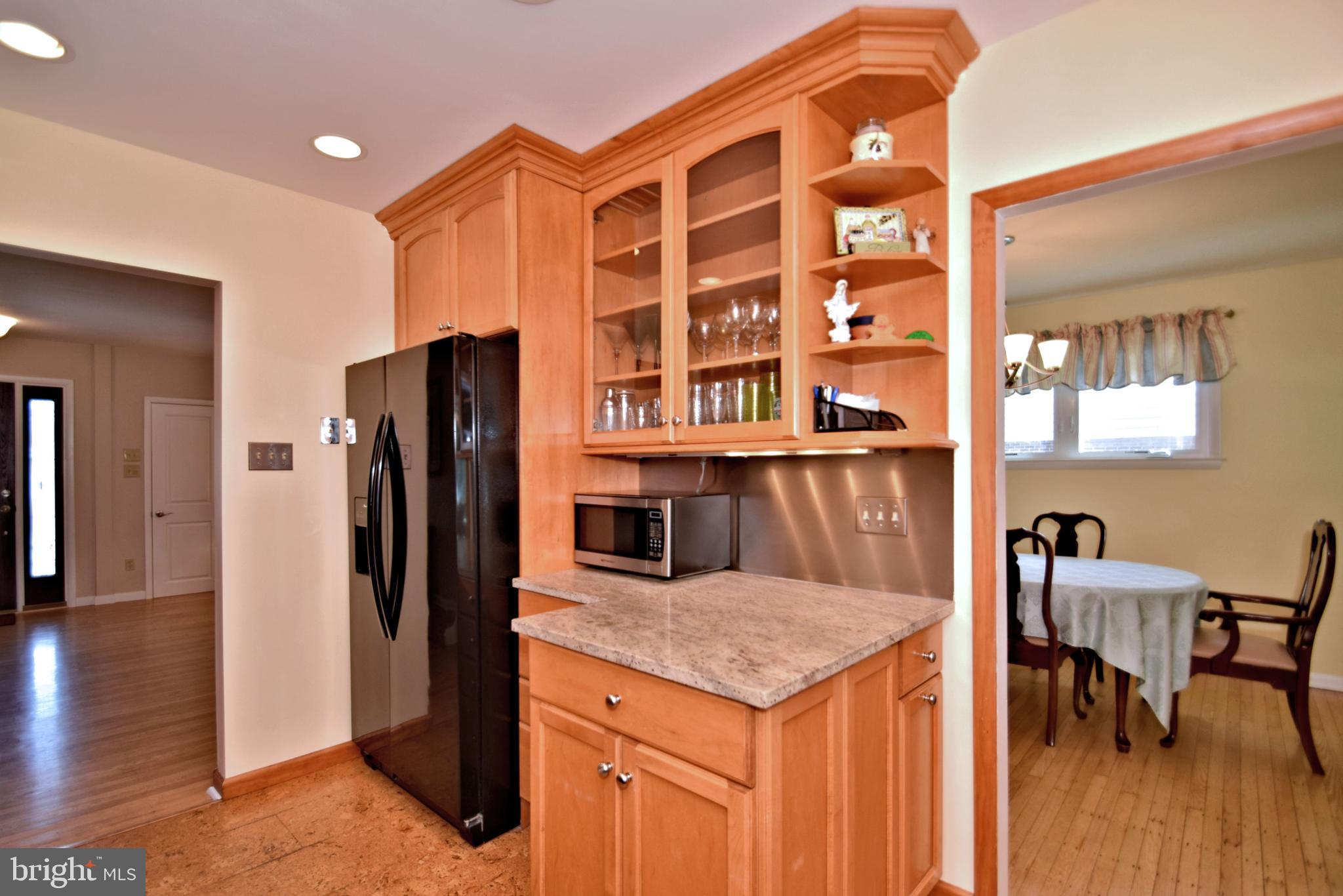 22 Red Oak Road Oreland, PA 19075 - Photo 8 of 29 Kitchen