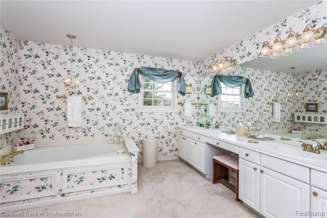 46743 Mornington Road Canton, MI 48188 - Photo 32 of 51 036-Master_Bathroom-3939265-medium.jpg