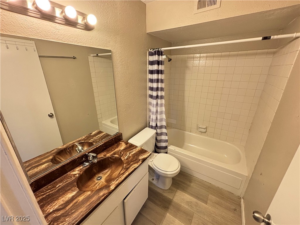 6940 Hopkins Drive, Unit D Las Vegas, NV 89156 - Photo 12 of 21