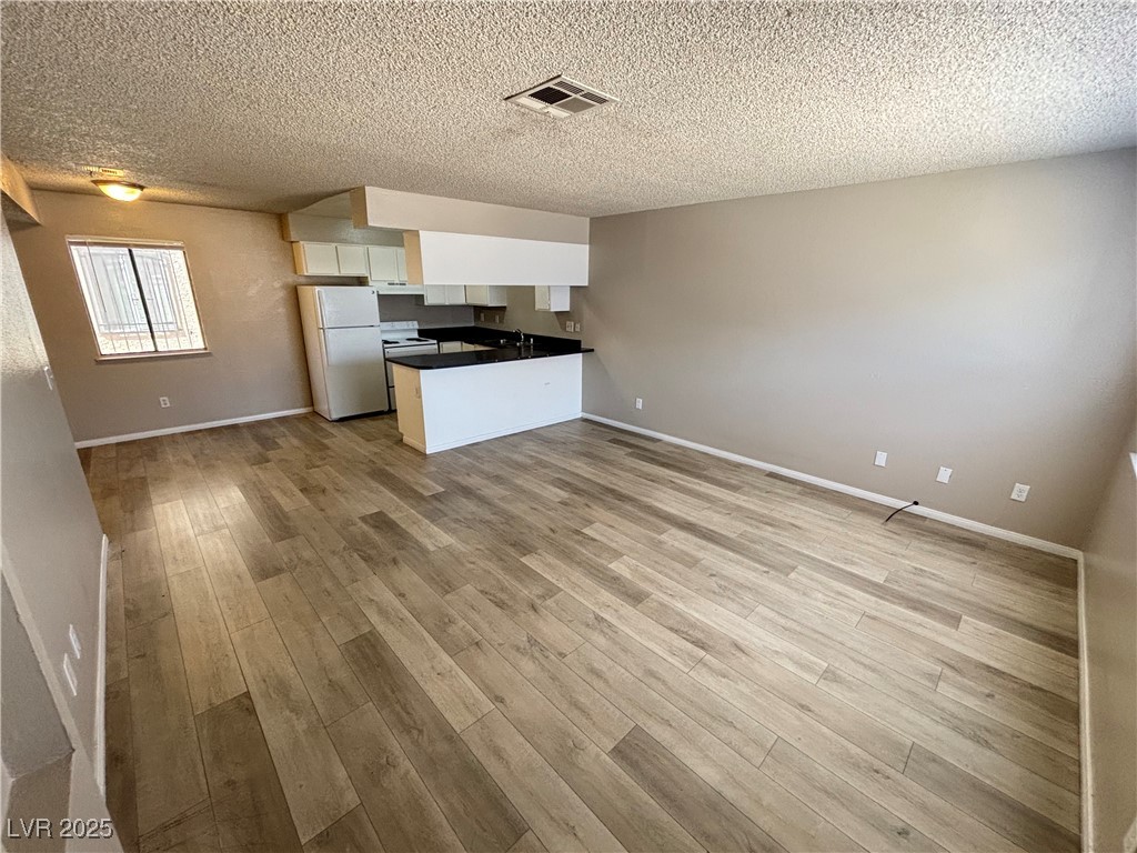 6940 Hopkins Drive, Unit D Las Vegas, NV 89156 - Photo 4 of 21