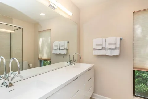 10 Scotch Mist Lane, Southampton, NY 11968