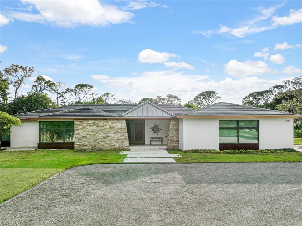 615 Carica Road Naples, FL 34108 - Photo 4 of 31 Gallery Image 4