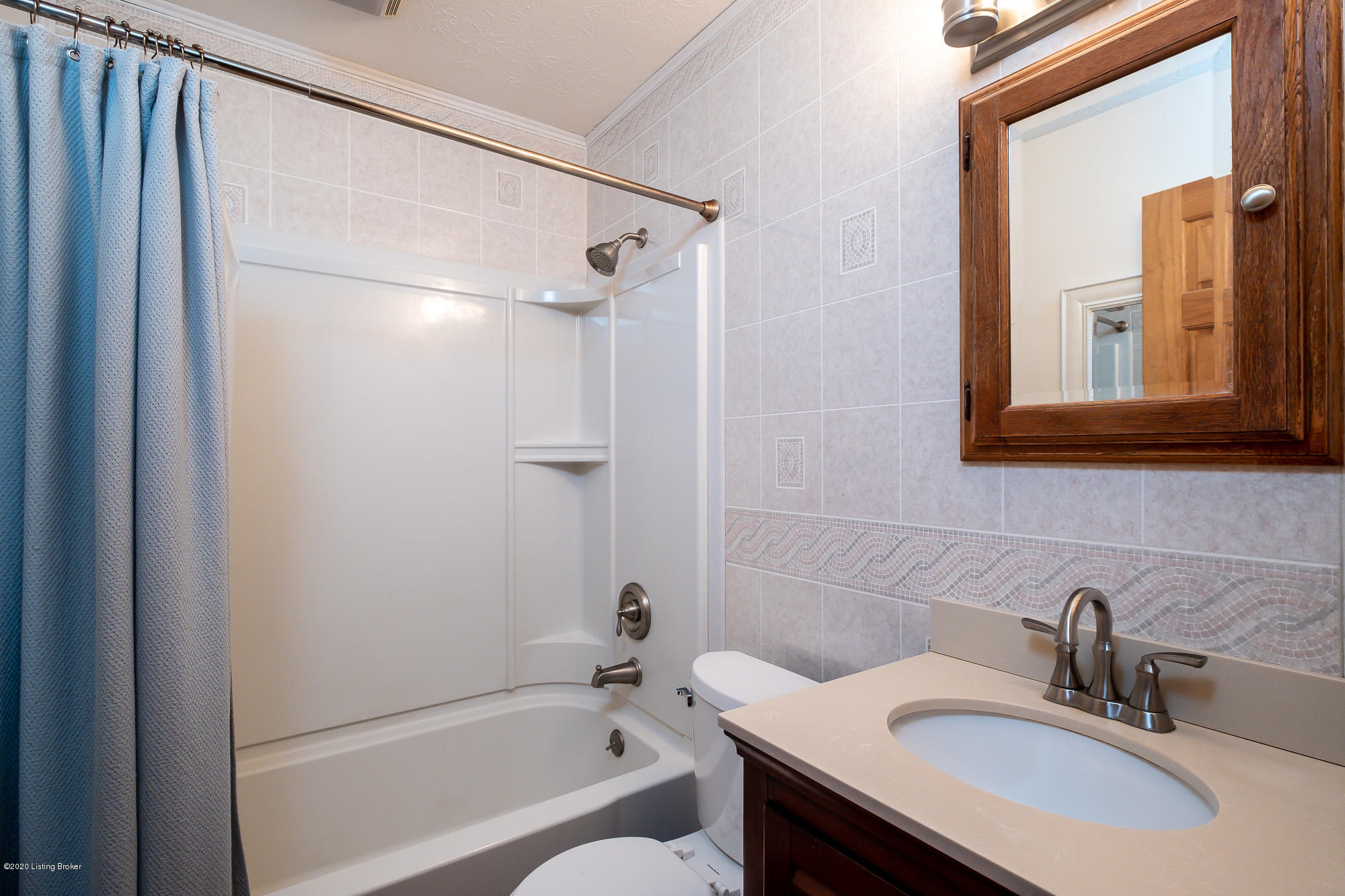 7703 Westbrook Road Louisville, KY 40258 - Photo 17 of 32 Small-20
