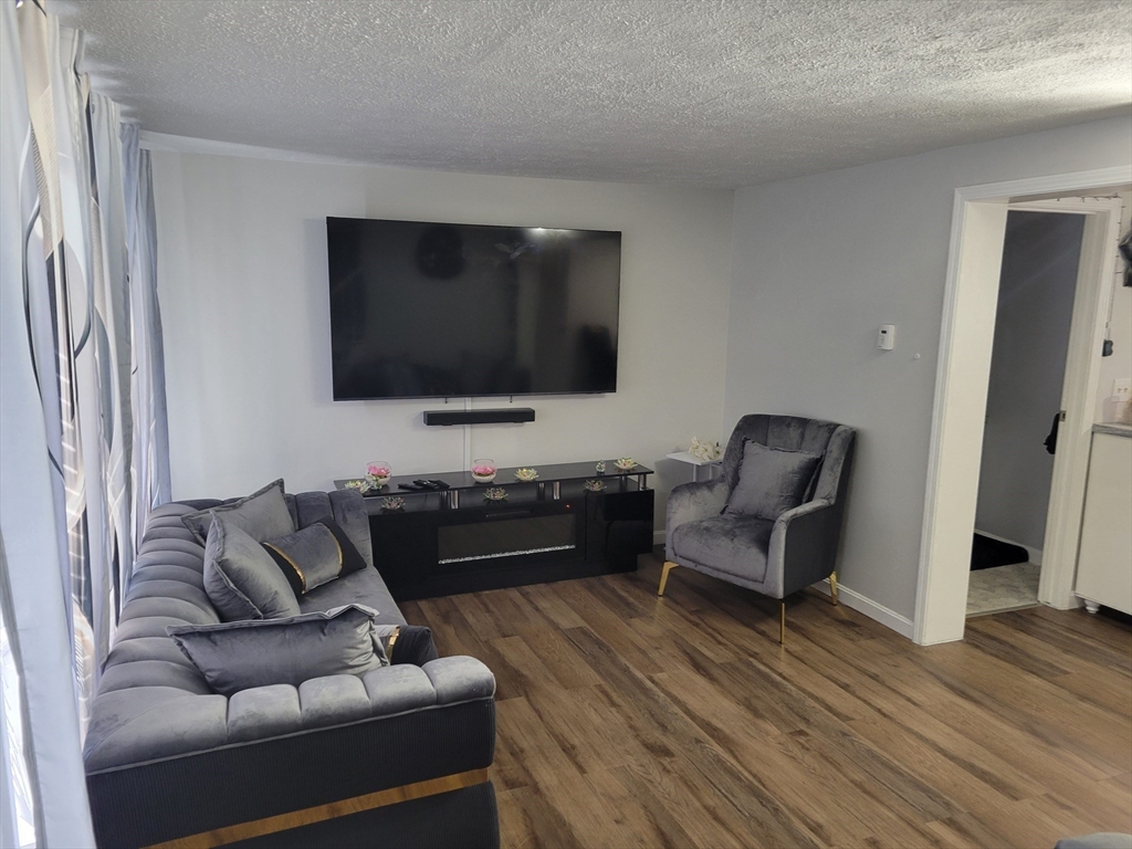 35 Genesee Street, Unit E Worcester, MA 01603 - Photo 5 of 27