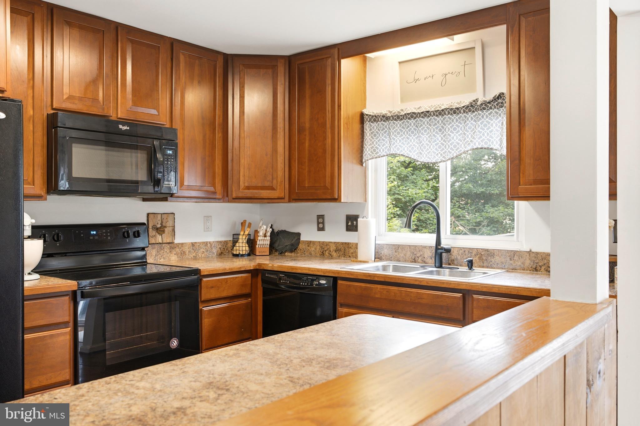 5752 Sunset View Lane Frederick, MD 21703 - Photo 3 of 18 Kitchen