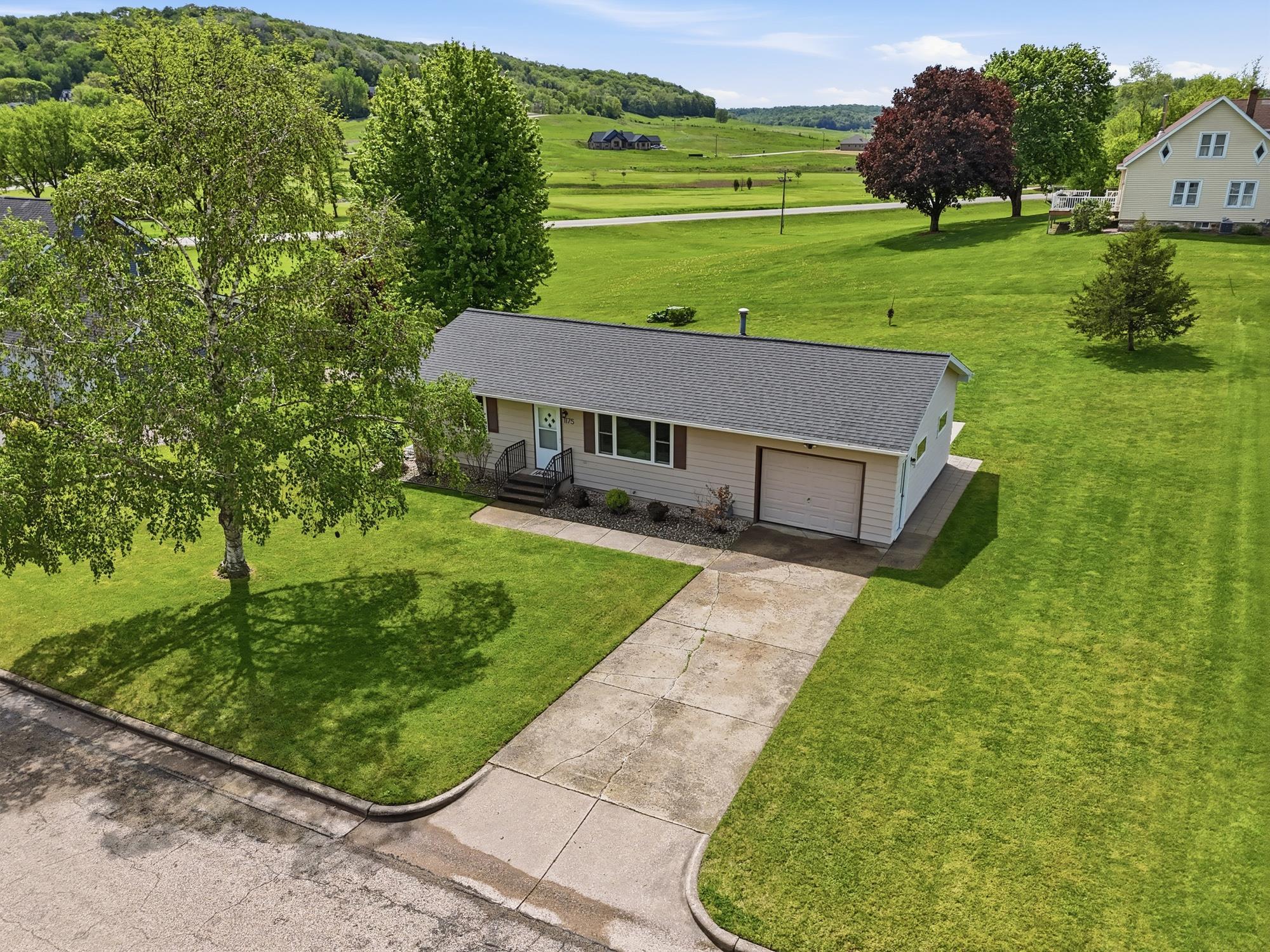 1175 Maple Plain, WI 53577 - Photo 34 of 35
