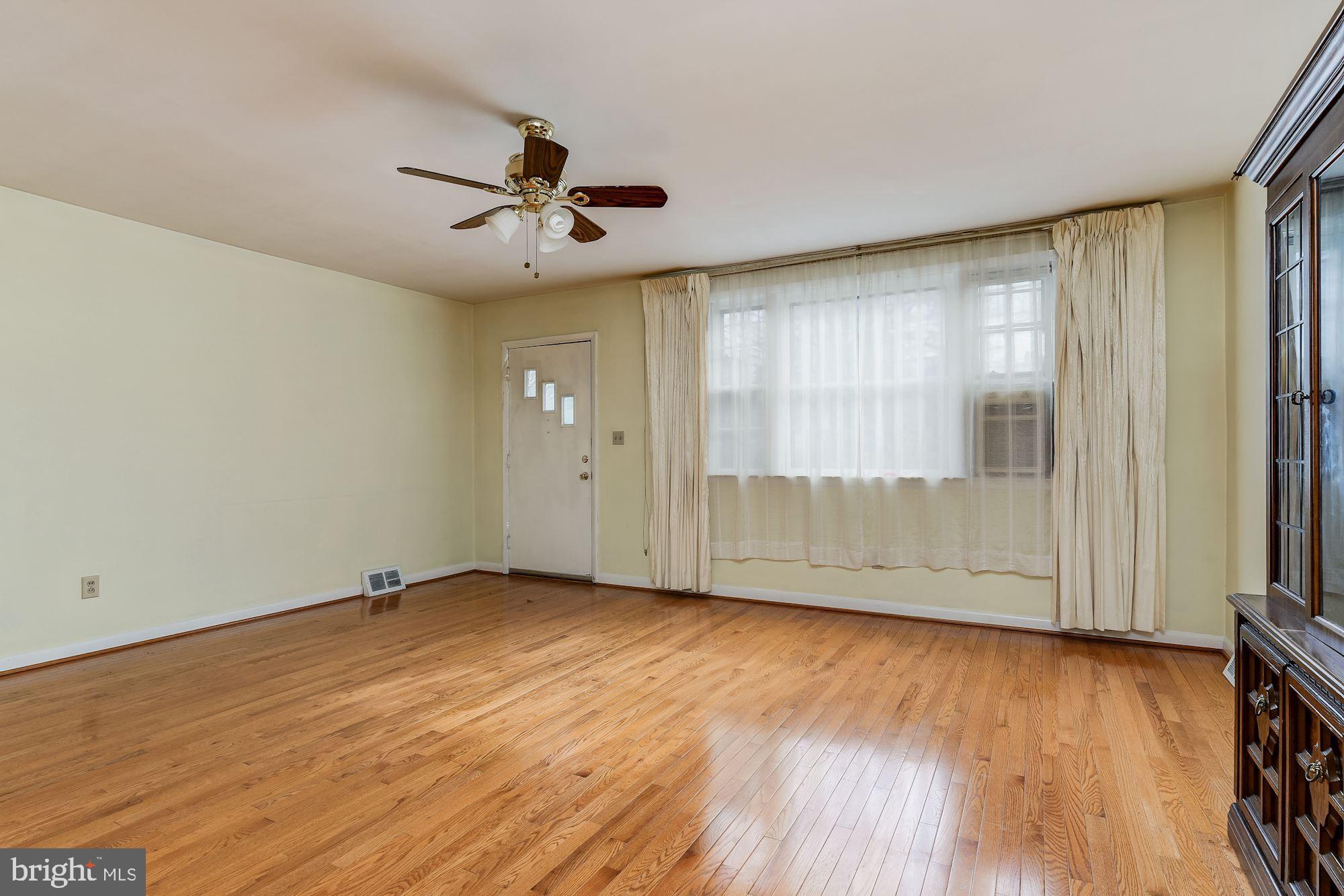 8048 Telegraph Road Severn, MD 21144 - Photo 3 of 27 Living Room
