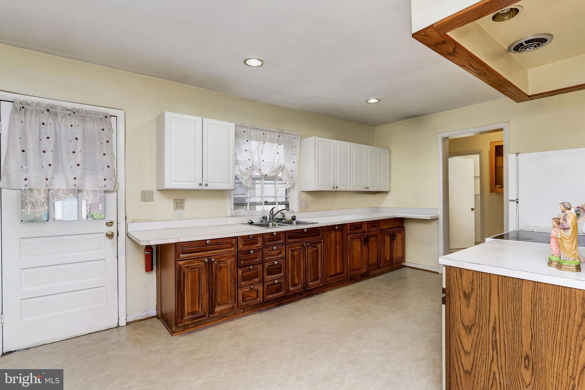 8048 Telegraph Road Severn, MD 21144 - Photo 8 of 27 Kitchen