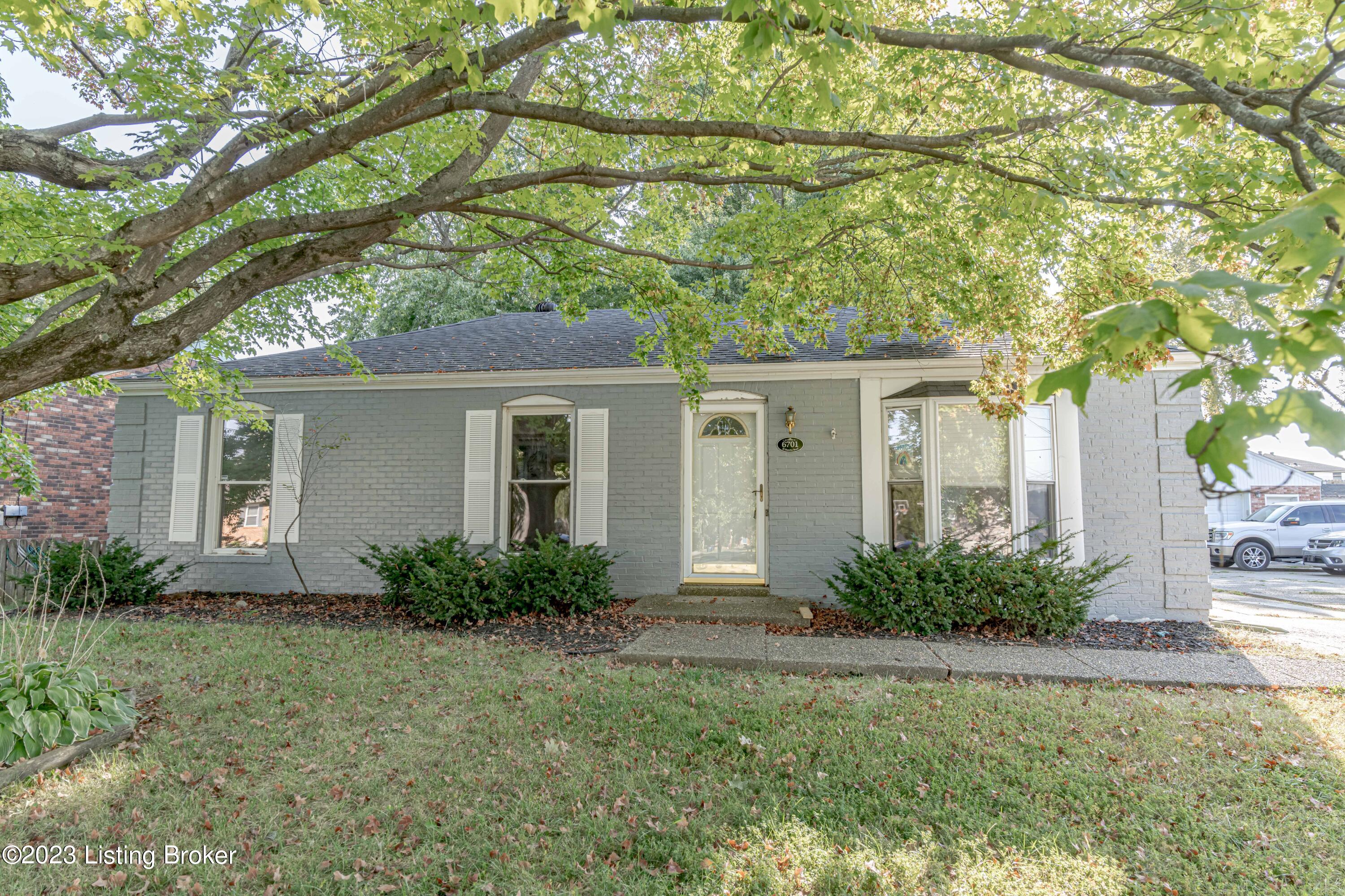 6701 El Rancho Road Louisville, KY 40291 - Photo 1 of 43 DSC05591