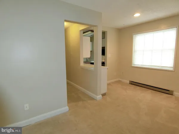 $1,875 | 1734 West Abingdon Drive, Unit 202, Alexandria, VA 22314