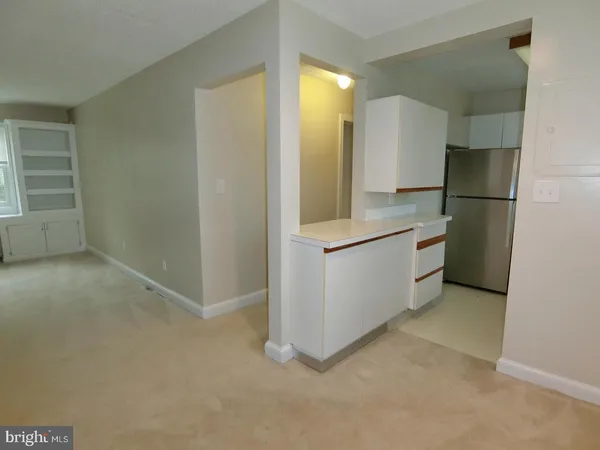 $1,875 | 1734 West Abingdon Drive, Unit 202, Alexandria, VA 22314