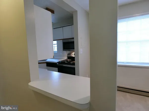 $1,875 | 1734 West Abingdon Drive, Unit 202, Alexandria, VA 22314