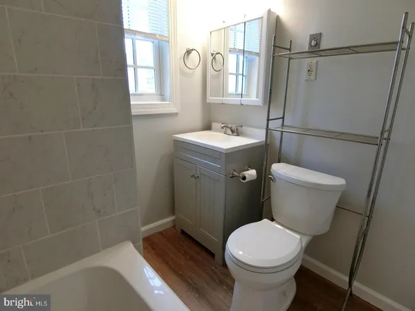 $1,875 | 1734 West Abingdon Drive, Unit 202, Alexandria, VA 22314