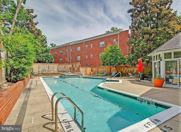 $1,875 | 1734 West Abingdon Drive, Unit 202, Alexandria, VA 22314