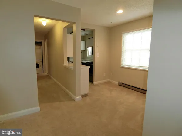 $1,875 | 1734 West Abingdon Drive, Unit 202, Alexandria, VA 22314