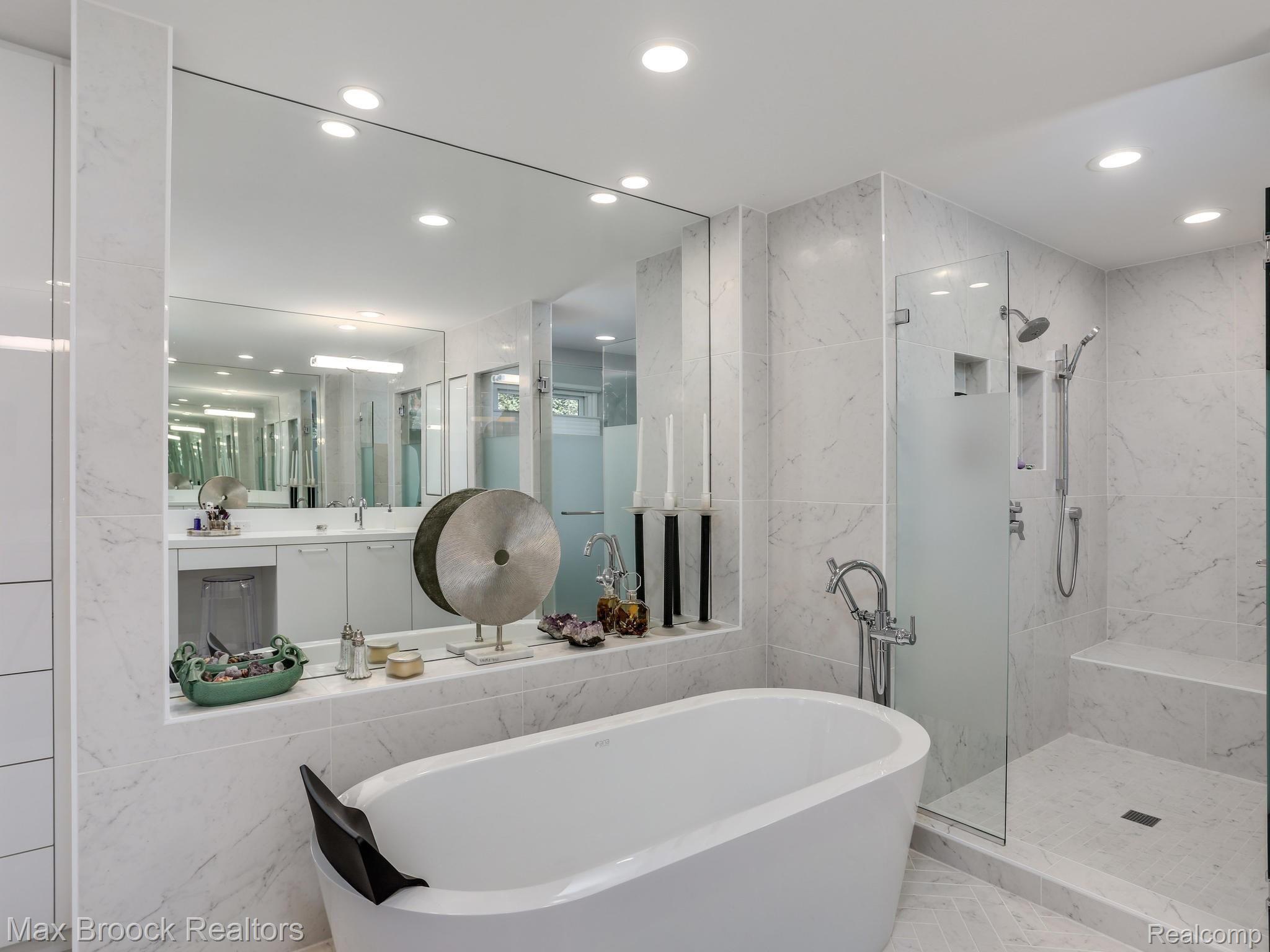 1048 Southfield Road Birmingham, MI 48009 - Photo 28 of 47 Master Bath soaking tub