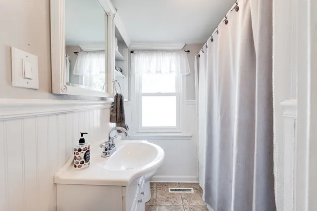 $334,900 | 30 Chestnut Street, West Springfield, MA 01089