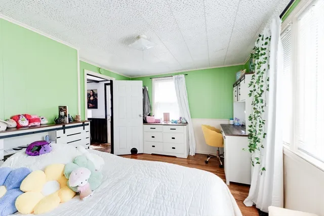 $334,900 | 30 Chestnut Street, West Springfield, MA 01089