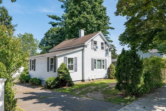 $334,900 | 30 Chestnut Street, West Springfield, MA 01089