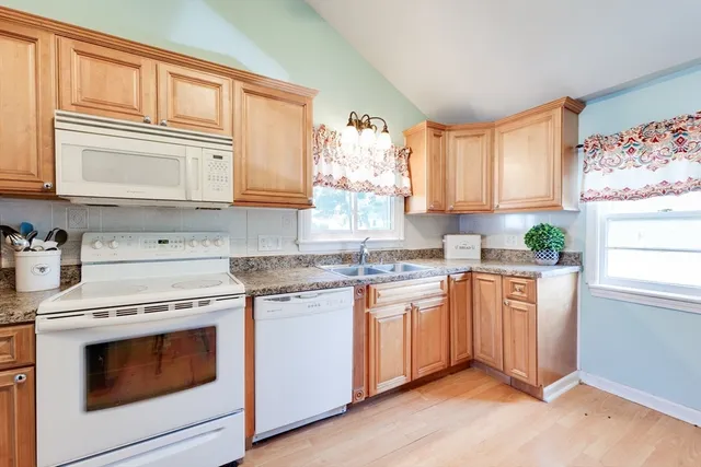 $334,900 | 30 Chestnut Street, West Springfield, MA 01089