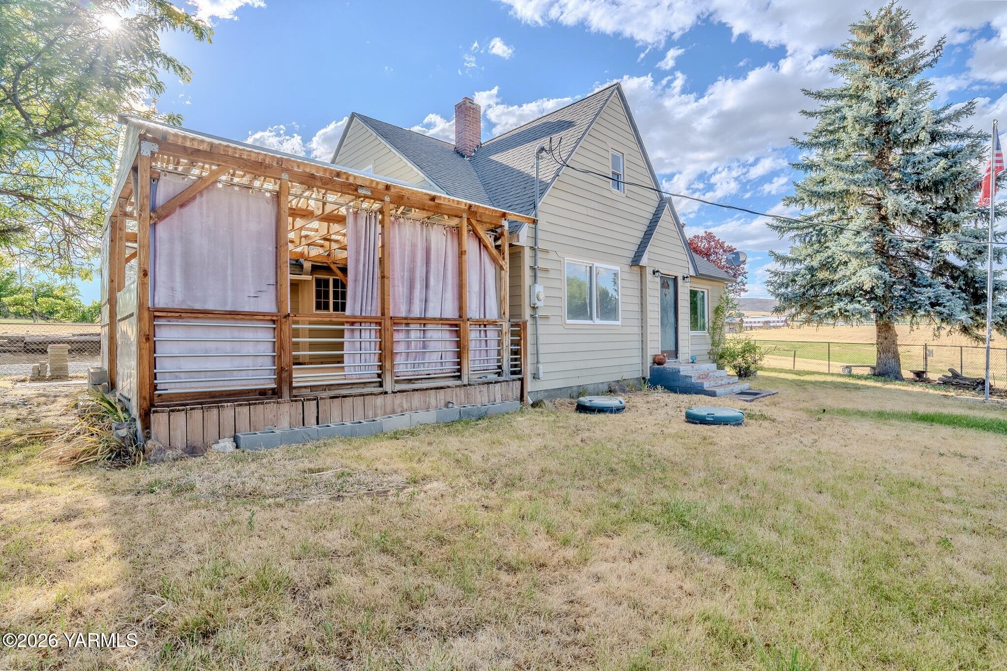 724 Ghormley Road Yakima, WA 98908 - Photo 39 of 44 Front Yard