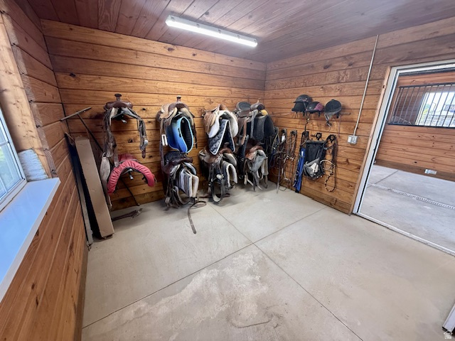 748 Sierra View Drive Mapleton, UT 84664 - Photo 17 of 22 Tack room