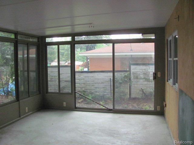 1607 Ladd Road Walled Lake, MI 48390 - Photo 10 of 11 10porch