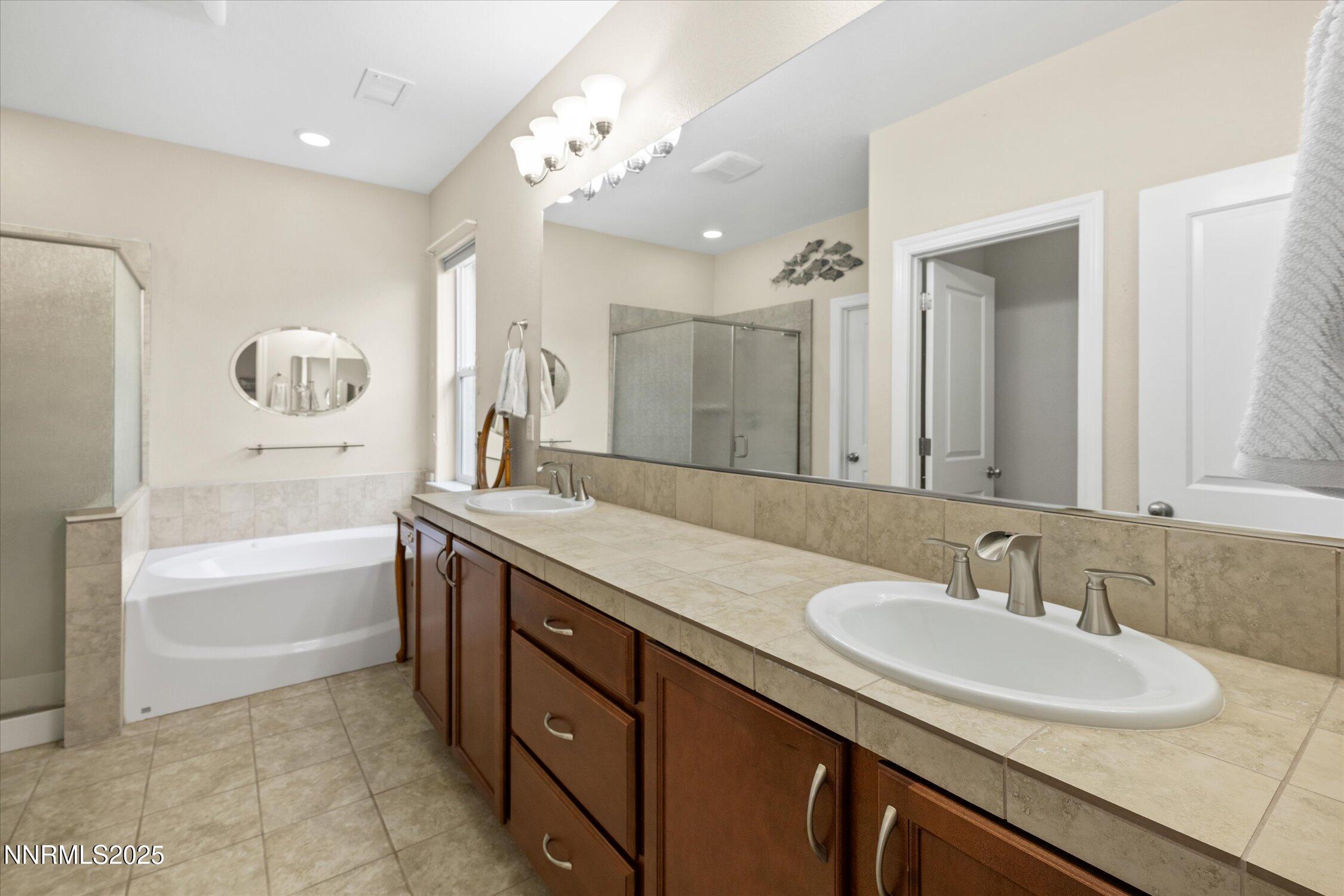 7595 Jonquil Court Reno, NV 89506 - Photo 12 of 30 18